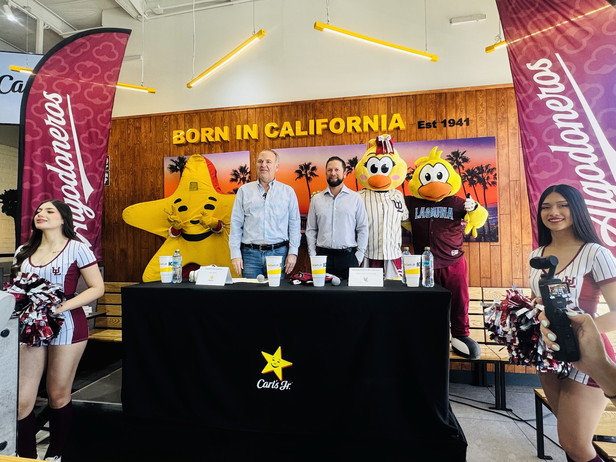 Algodoneros del Unión Laguna y Carl’s Jr. oficializan alianza comercial para la temporada 2026